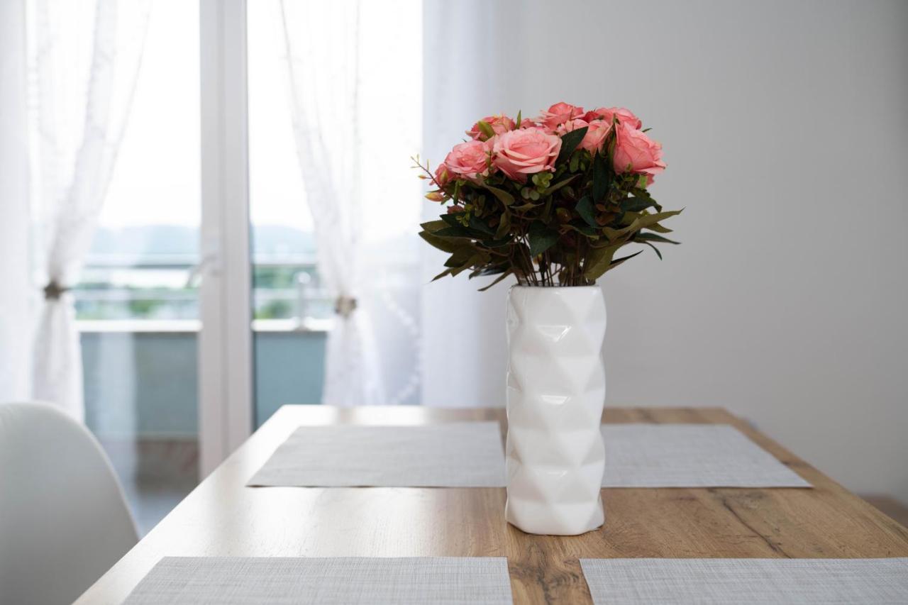 Sunny Apartment *