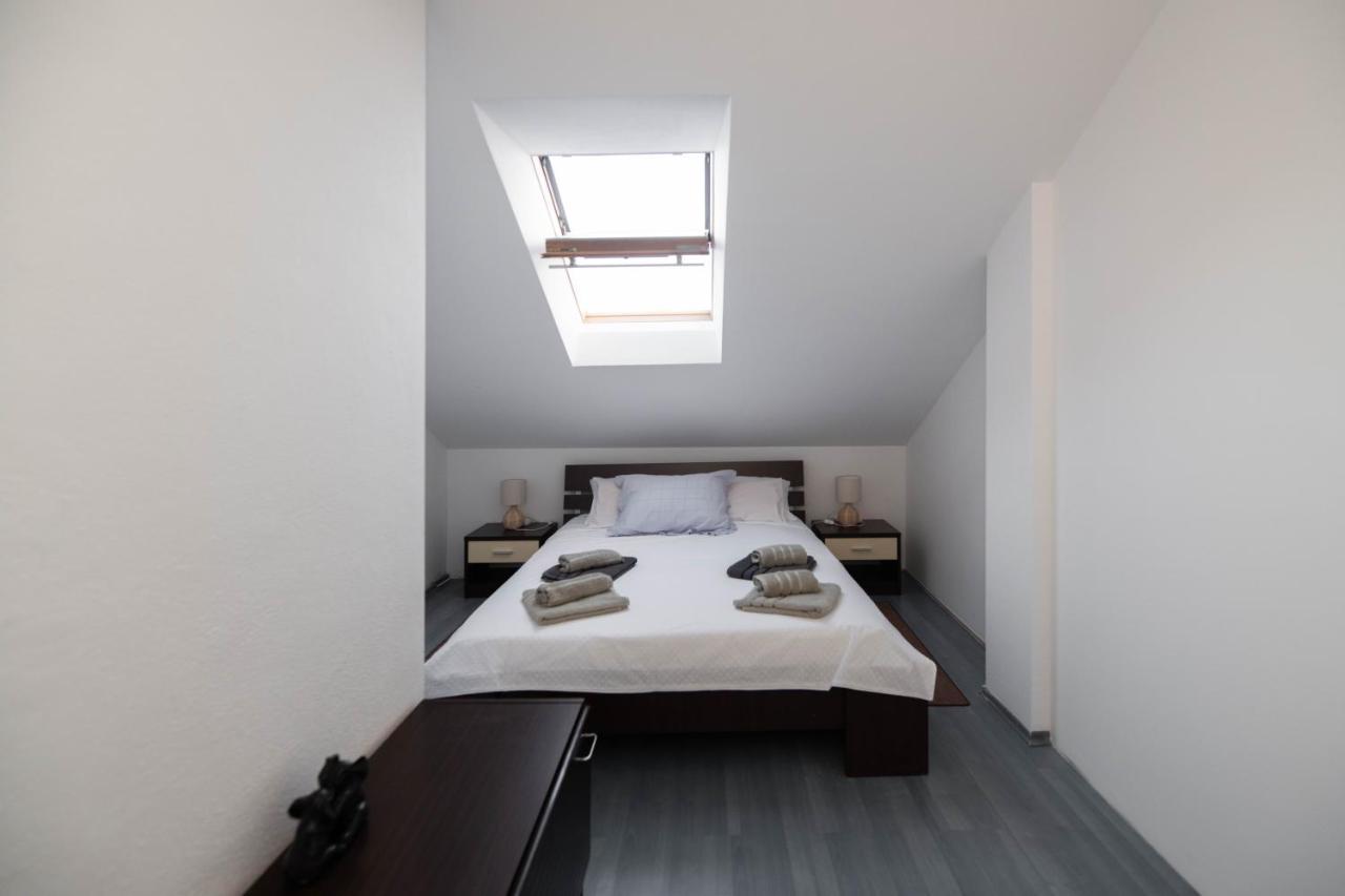 Sunny Apartment *