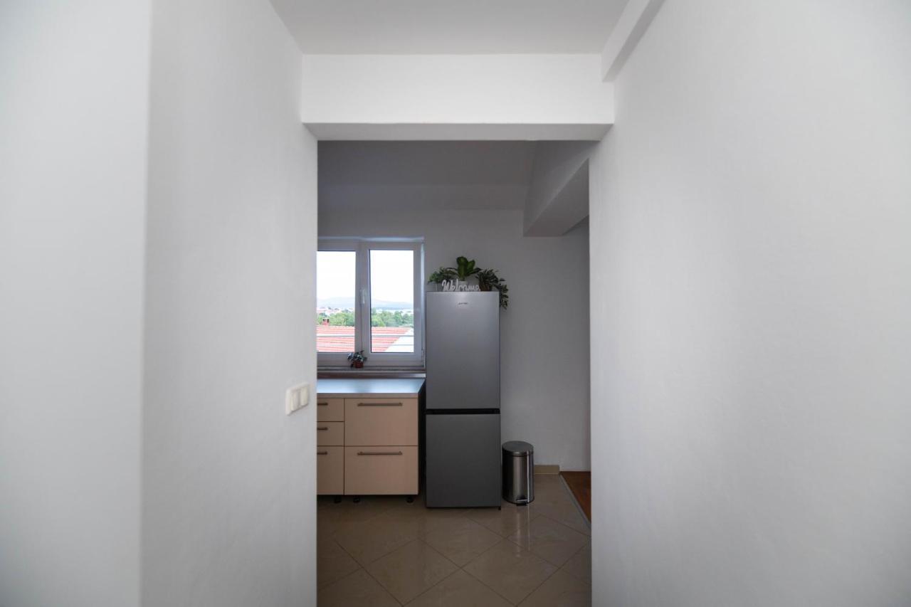 Sunny Apartment *